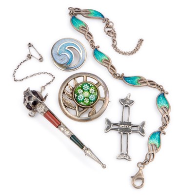 Lot 454 - A GROUP OF SCOTTISH AND CELTIC JEWELLERY