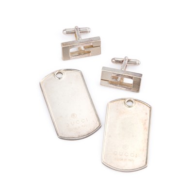 Lot 453 - GUCCI, A PAIR OF IDENTITY TAGS AND A PAIR OF G CUFFLINKS