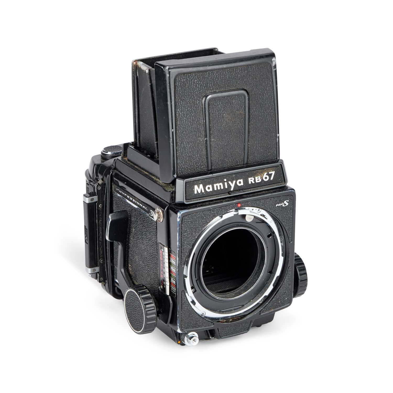 Lot 183 - A MAMIYA RB67 PROFESSIONAL S CAMERA BODY AND A PRO S 120 ROLL FILM BACK