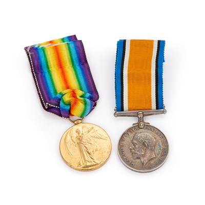Lot 5 - A FIRST WORLD WAR OFFICERS MEDAL PAIR
