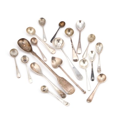 Lot 83 - A COLLECTION OF GEORGIAN AND LATER SILVER CONDIMENT SPOONS