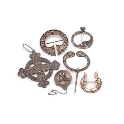Lot 110 - A GROUP OF SILVER BROOCHES AND MEDALLIONS