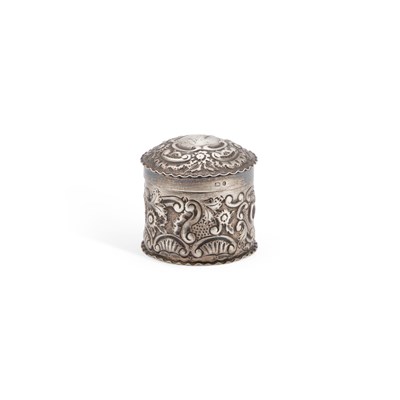 Lot 116 - A VICTORIAN SILVER DRESSING TABLE BOX
