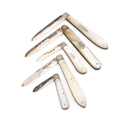 Lot 82 - FIVE VICTORIAN AND LATER SILVER AND MOTHER-OF-PEARL HANDLED FOLDING FRUIT KNIVES