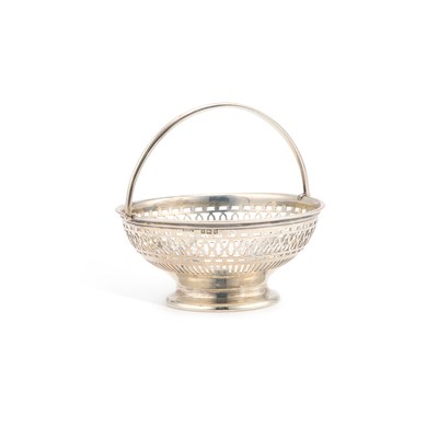 Lot 88 - A GEORGE V SILVER BON-BON BASKET