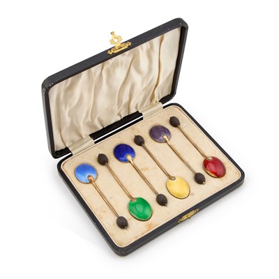 Lot 112 - A SET OF SIX ART DECO SILVER AND ENAMEL COFFEE SPOONS