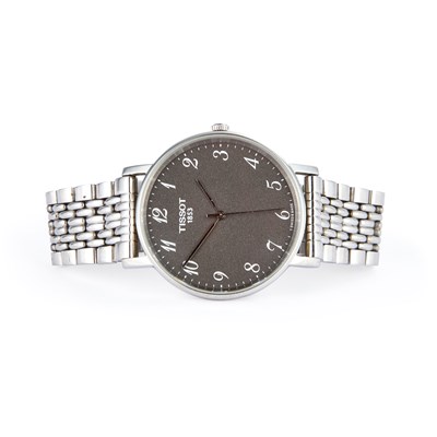 Lot 132 - A GENTS STEEL TISSOT BRACELET WATCH