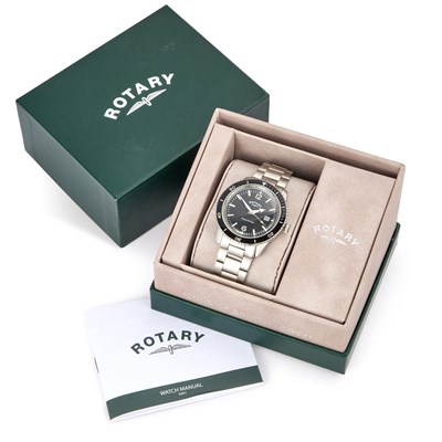 Lot 122 - A GENTS STEEL ROTARY BRACELET WATCH