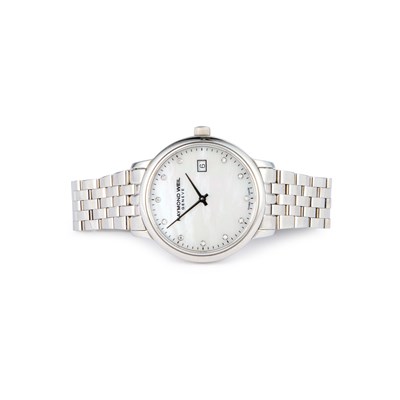 Lot 136 - A LADY'S STEEL RAYMOND WEIL BRACELET WATCH