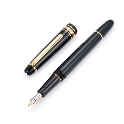 Lot 156 - A MONTBLANC MEISTERSTUCK CLASSIQUE FOUNTAIN PEN