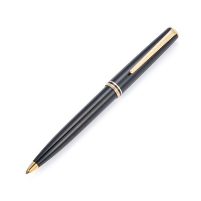 Lot 153 - A MONTBLANC CLASSIC BALLPOINT PEN
