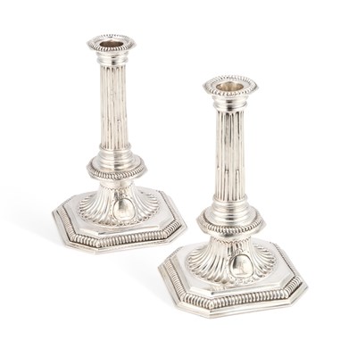 Lot 363 - A PAIR OF WILLIAM III SILVER CANDLESTICKS