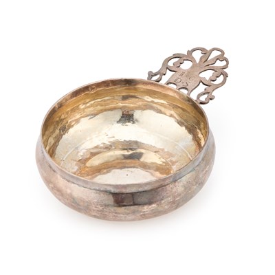 Lot 362 - A QUEEN ANNE BRITANNIA STANDARD SILVER BLEEDING BOWL
