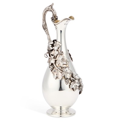 Lot 293 - A VICTORIAN SILVER EWER