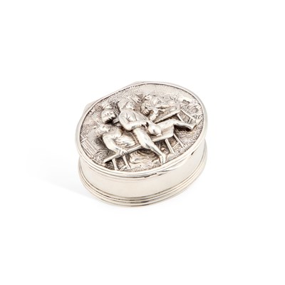 Lot 284 - A GEORGE IV SILVER SNUFF BOX