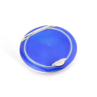 Lot 273 - A GEORGE V SILVER AND GUILLOCHÉ ENAMEL COMPACT