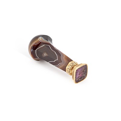 Lot 520 - A 19TH CENTURY AGATE, AMETHYST AND GOLD SEAL