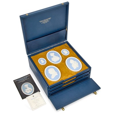 Lot 18 - A LIMITED EDITION BOXED SET OF FOURTEEN WEDGWOOD JASPER PORTRAIT MEDALLIONS