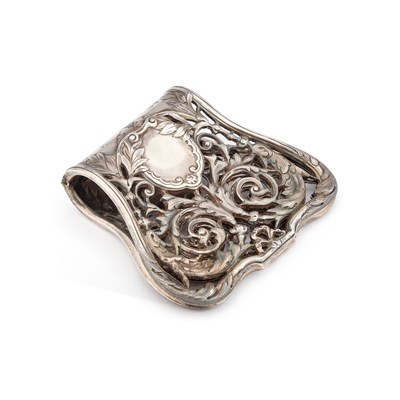 Lot 285 - A VICTORIAN SILVER SANDWICH SERVER