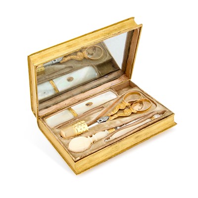 Lot 512 - AN EARLY 19TH CENTURY PALAIS ROYAL ÉTUI