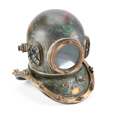 Lot 106 - A KOREAN DIVING HELMET BY PUSAN