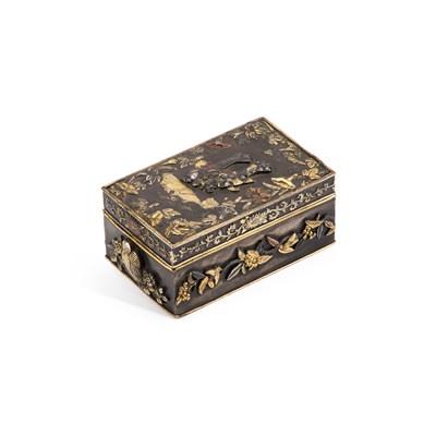 Lot 92 - A JAPANESE MIXED METALS BOX