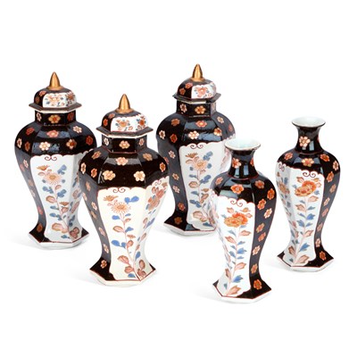 Lot 59 - A GARNITURE OF FIVE JAPANESE IMARI VASES