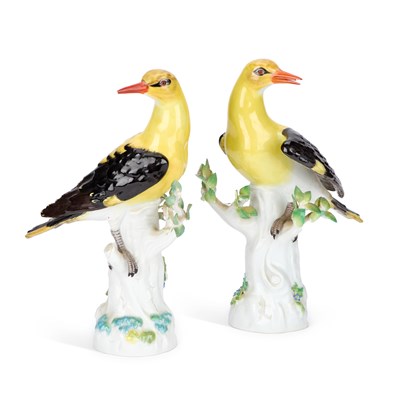 Lot 36 - A PAIR OF MEISSEN MODELS OF GOLDEN ORIOLES