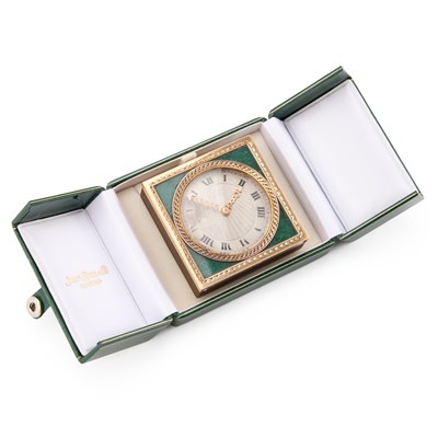 Lot 517 - AN EARLY 20TH CENTURY FRENCH GOLD-MOUNTED AVENTURINE BOUDOIR CLOCK