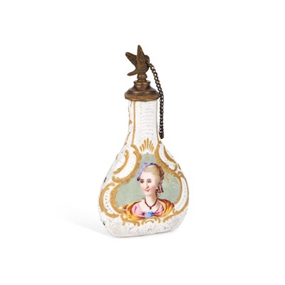 Lot 513 - A SOUTH STAFFORDSHIRE ENAMEL SCENT BOTTLE