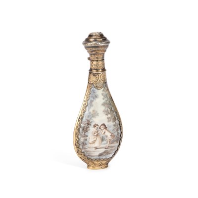 Lot 522 - A 19TH CENTURY FRENCH SILVER-GILT MOUNTED ENAMEL SCENT FLASK