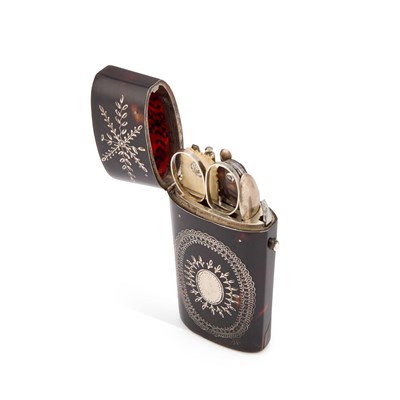 Lot 528 - A GEORGE III SILVER AND TORTOISESHELL ETUI