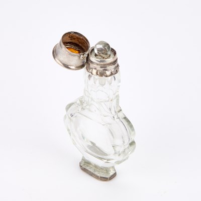 Lot 506 - A 19TH CENTURY ROCK CRYSTAL SCENT BOTTLE