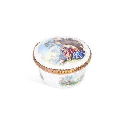 Lot 532 - A BIRMINGHAM ENAMEL SNUFF BOX
