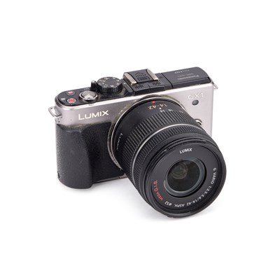 Lot 230 - A PANASONIC LUMIX DMC-GX1 MIRRORLESS DIGITAL CAMERA