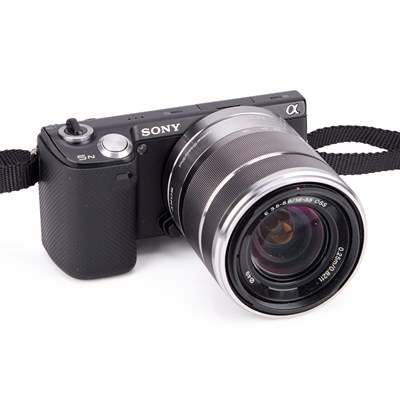 Lot 239 - A SONY NEX-5N MIRRORLESS DIGITAL CAMERA