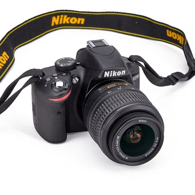 Lot 220 - A NIKON D3200 DSLR CAMERA