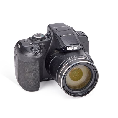 Lot 226 - A NIKON COOLPIX B700 DIGITAL BRIDGE CAMERA