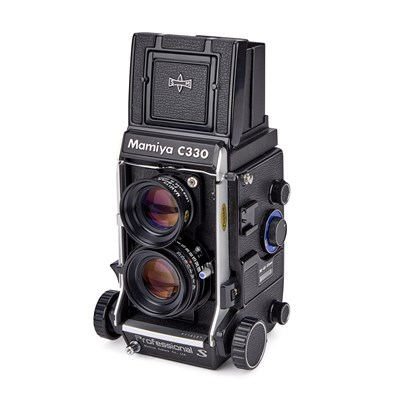 Lot 211 - A MAMIYA C330 PROFESSIONAL S MEDIUM FORMAT TLR BLUE DOT CAMERA