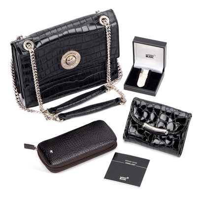 Lot 72 - A GROUP OF DESIGNER ACCESSORIES