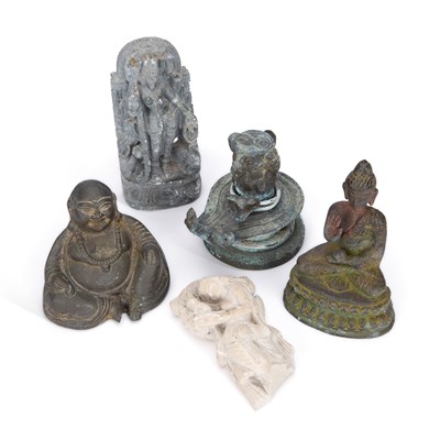 Lot 104 - A GROUP OF BUDDHA FIGURES AND OTHER ASIAN ITEMS
