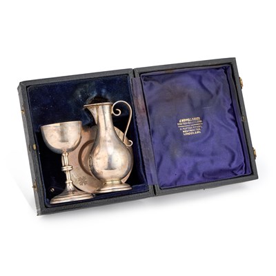Lot 266 - A GEORGE VI SILVER TRAVELLING COMMUNION SET