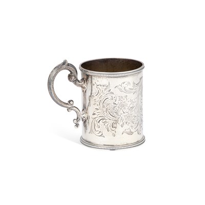 Lot 275 - A VICTORIAN SILVER MUG