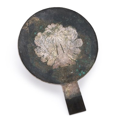 Lot 74 - A LARGE JAPANESE BRONZE HAND-MIRROR