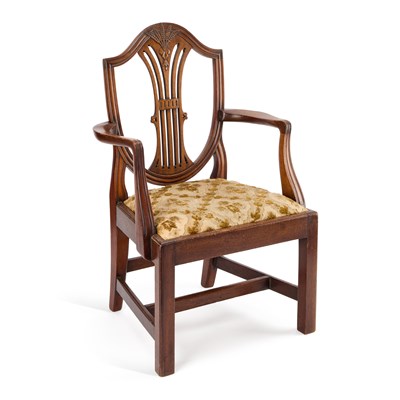 Lot 652 - A HEPPLEWHITE STYLE MAHOGANY CHILD'S CHAIR