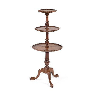 Lot 686 - A SMALL CHIPPENDALE STYLE MAHOGANY THREE-TIER DUMB WAITER