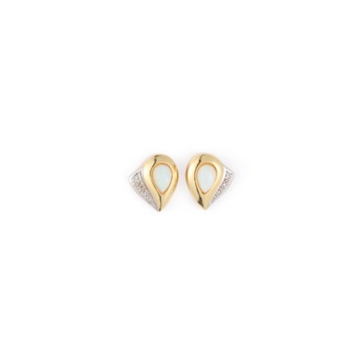Lot 457 - A PAIR OF OPAL STUD EARRINGS