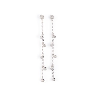 Lot 447 - A PAIR OF 18 CARAT WHITE GOLD DIAMOND PENDANT EARRINGS