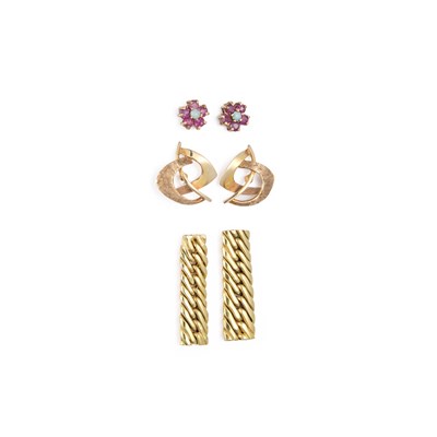Lot 424 - THREE PAIRS OF EARRINGS