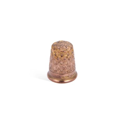 Lot 460 - CHARLES HORNER, A 9 CARAT ROSE GOLD THIMBLE